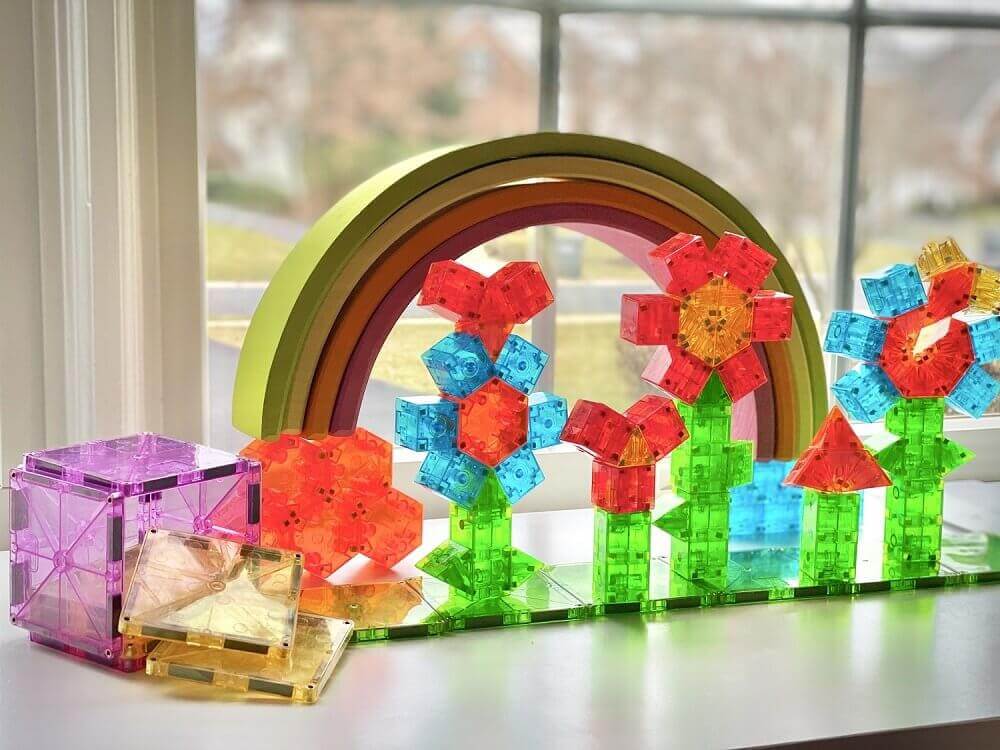Magnetic Set of flowers created with Magna-Qubix