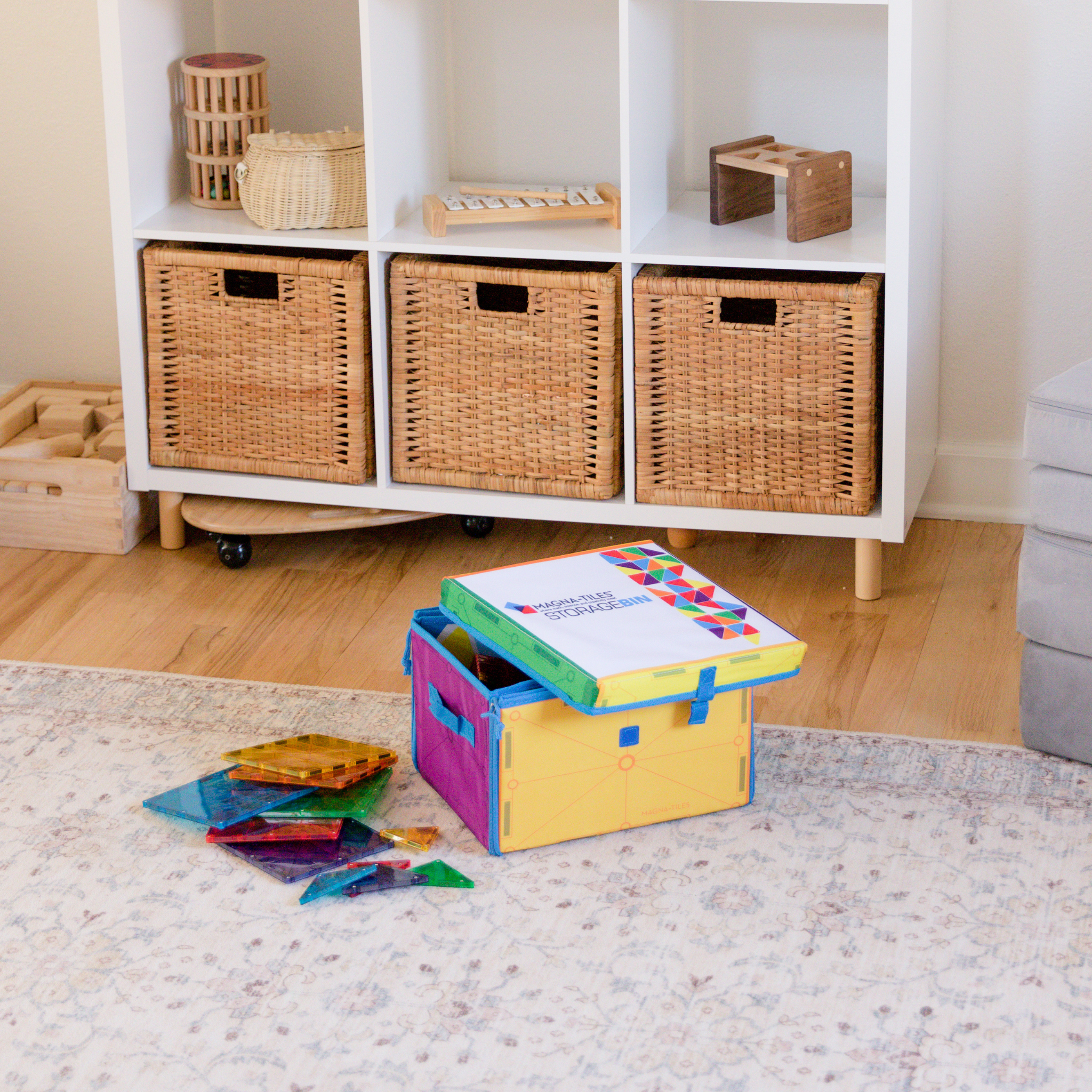 MAGNA-TILES Storage Bin & Interactive Play-Mat, The ORIGINAL Magnetic  Building Brand