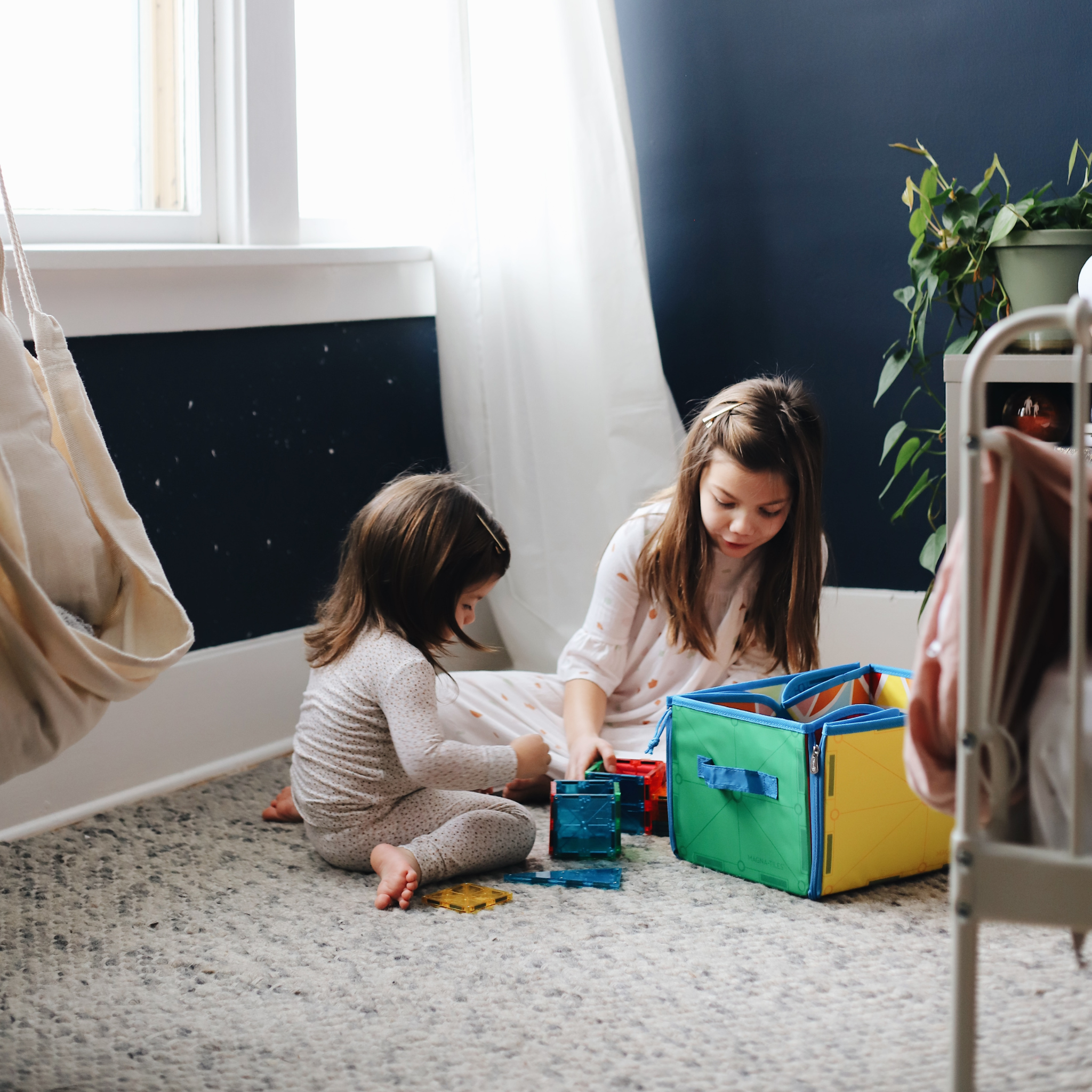 MAGNA-TILES® - Storage Bin & Interactive Play-Mat 